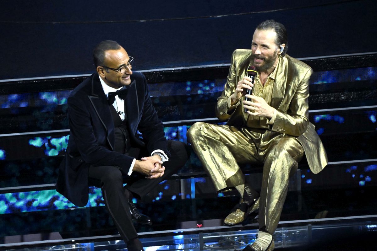 Sanremo, Jovanotti travolge l&rsquo;Ariston &ldquo;Felice, festival speciale&rdquo;