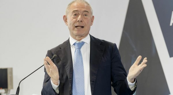 Urso “Sui dazi nessun accordo bilaterale, serve una risposta univoca dall’Ue”