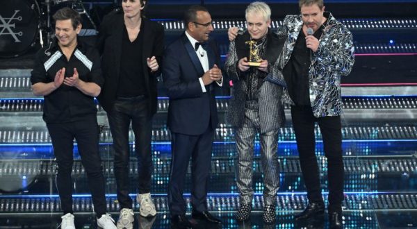 Sanremo, 10,7 milioni di spettatori e 59,8% di share per terza serata