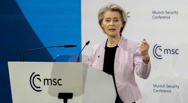 Ue, Von der Leyen “La spesa per la difesa deve aumentare”