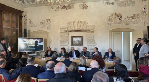 Gigi D’Alessio al Barbera di Palermo con la Fondazione Dragotto, incasso in beneficenza