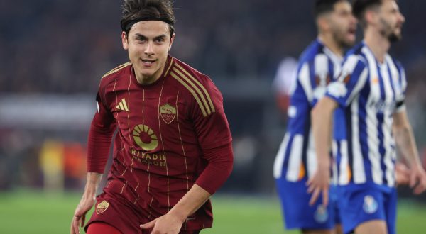 Dybala trascina la Roma agli ottavi, battuto 3-2 il Porto