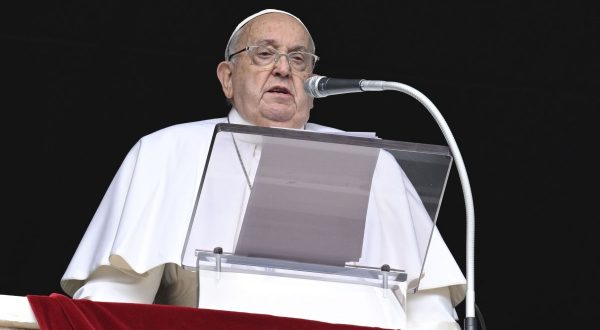 Papa, Santa Sede “La notte è trascorsa bene, sta riposando”