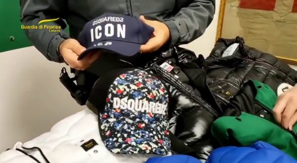 Catania, sequestrati 300 capi di abbigliamento con marchi contraffatti