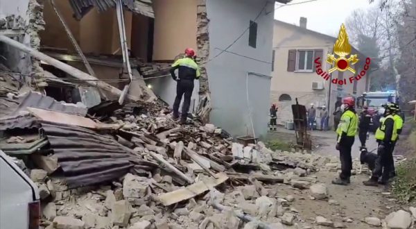 Crolla canonica nel Bolognese, le immagini