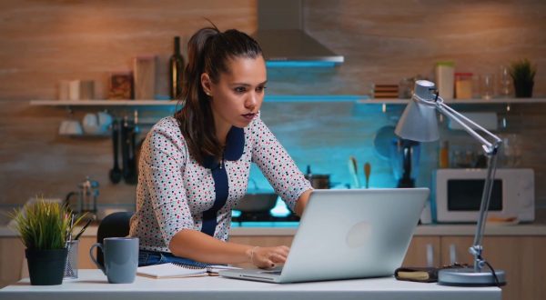 Lavoro, ancora ampio il divario di genere in Italia