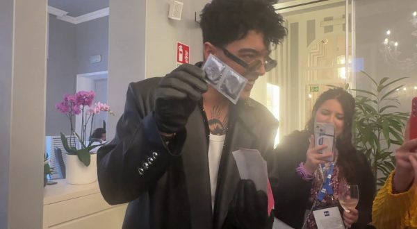 Sanremo, preservativi come gadget per la canzone dei The Kolors