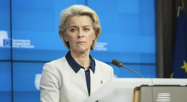 Ursula von der Leyen “Via per la pace è la forza, l’Ue sostiene Kiev”