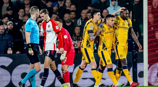 A Rotterdam decidono Thuram e Lautaro, l’Inter ipoteca i quarti