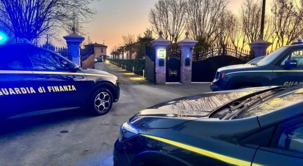 Reggio Emilia, arresti e perquisizioni per estorsione e usura