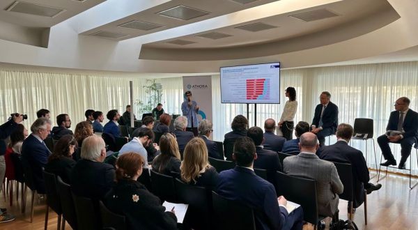 Osservatorio Athora Italia, al centro il binomio italiani-risparmio