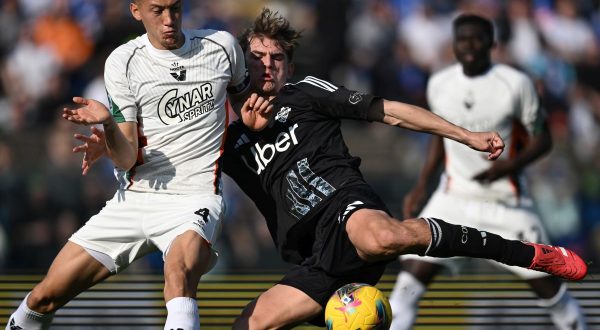 Il Venezia beffa il Como nel recupero, 1-1 al Sinigaglia