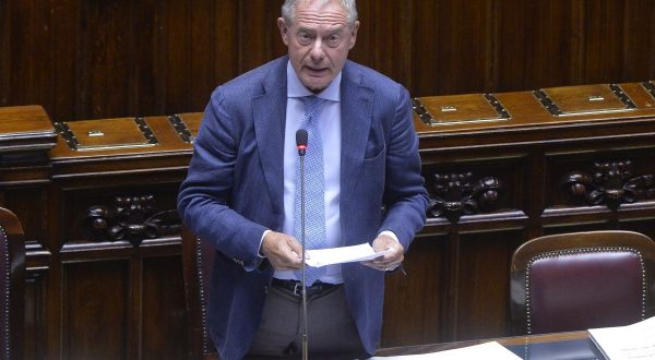 Italia-Francia, Urso “Rafforzare sinergie su aerospazio e difesa”