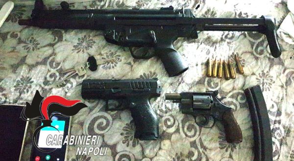 Carabinieri scoprono arsenale a Boscoreale, due arrestati