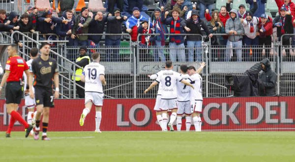 Prodezza di Orsolini e il Bologna espugna Venezia