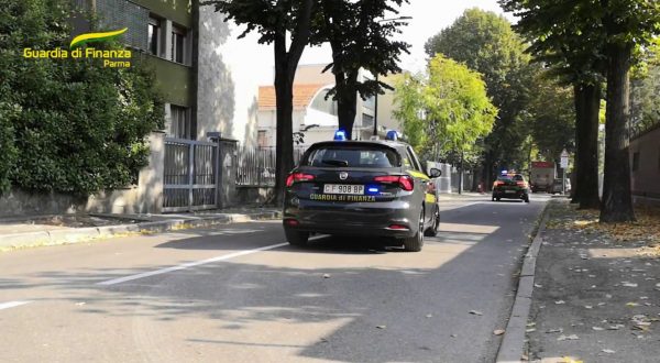 Parma, sequestrati prodotti nocivi per la salute in un emporio cinese