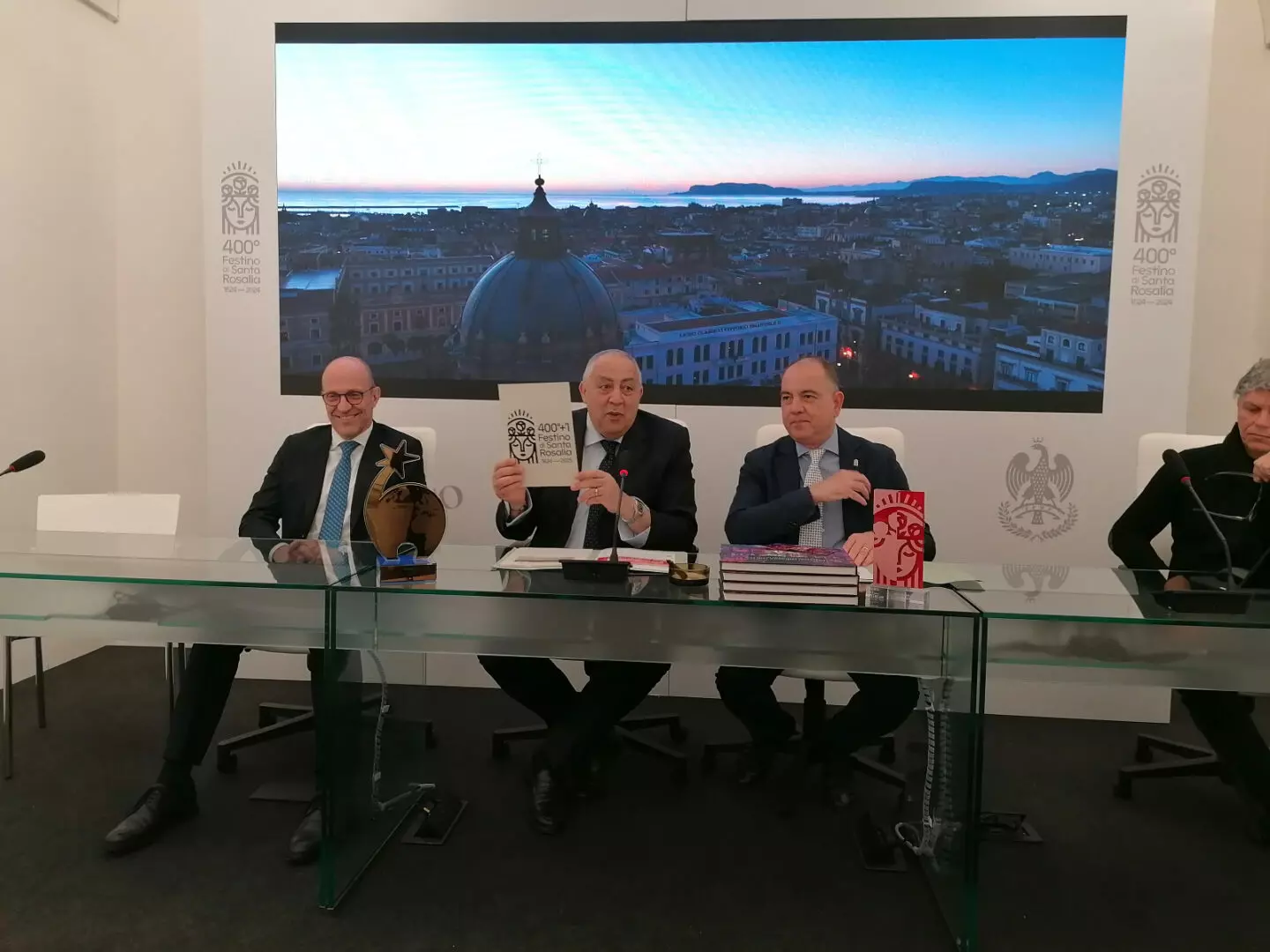 Tour mondiale per la mostra fotografica “Palermo rifiorisce con Santa Rosalia”