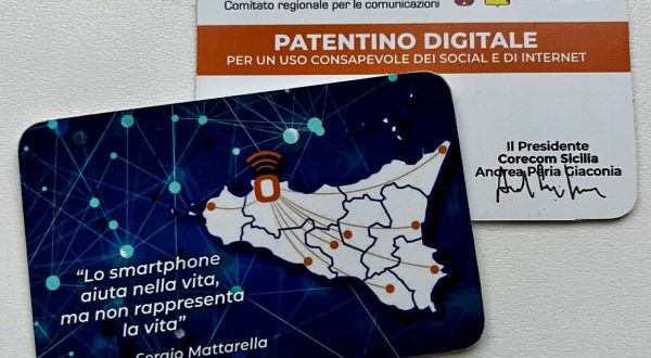 Corecom, 19 patentini digitali a studenti del liceo ‘Einaudi’