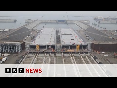 How the world’s largest underwater tunnel is being built | BBC News