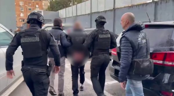 La Polizia arresta due albanesi latitanti da 26 anni
