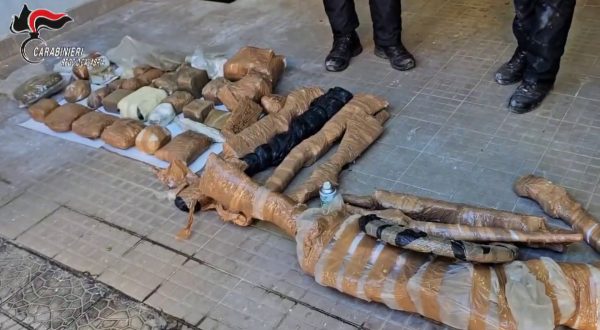 A Reggio Calabria sgominata una rete di armieri, 9 arresti