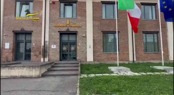False fatture, GdF Padova sequestra beni per 4,8 milioni a 7 società