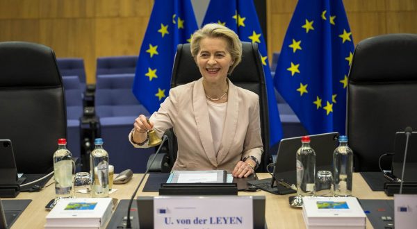 Ucraina, von der Leyen “Bene la notizia di una proposta di un cessate il fuoco”