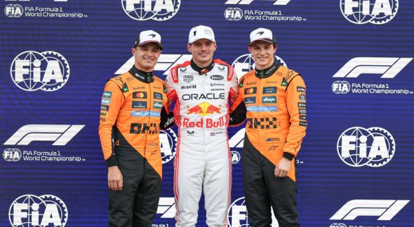 In Giappone vince Verstappen, poi le McLaren e Leclerc