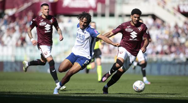 Torino-Verona 1-1: Adams sbaglia un rigore, poi Elmas risponde a Sarr