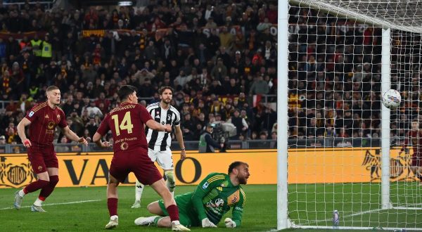 Shomurodov risponde a Locatelli, Roma-Juve finisce 1-1