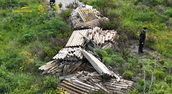 Sequestrata a Crotone una discarica abusiva con 6 tonnellate di amianto