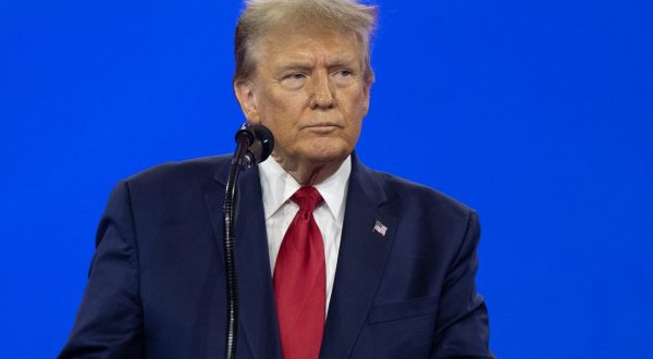 Trump “Trasferite aziende negli Stati Uniti, zero dazi”