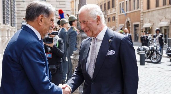 La Russa “Rafforzare la cooperazione bilaterale con il Regno Unito”