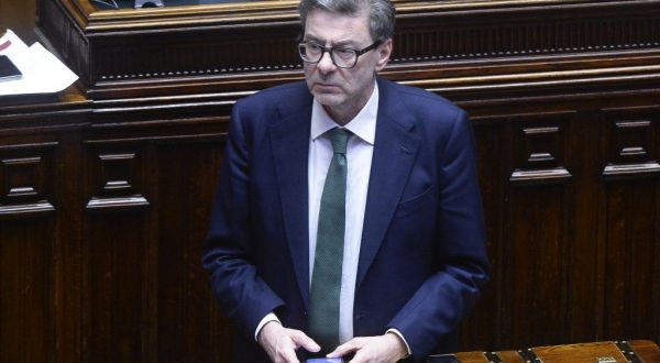 Giorgetti “Approvato documento finanza pubblica diverso dal passato”