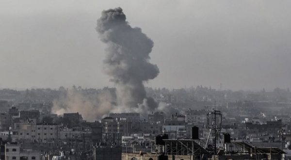 A Gaza 12 morti in attacchi israeliani