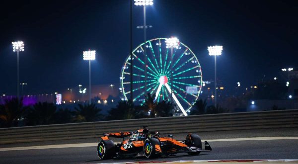 Gp Bahrain, vince Piastri su Russell, Leclerc ai piedi del podio