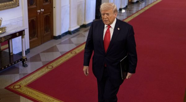 Dazi, Trump “Inflazione in calo, promessa mantenuta”