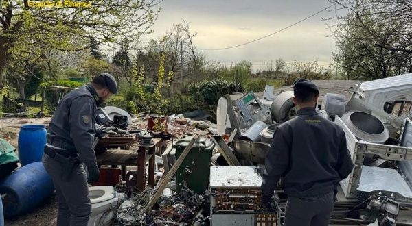 Sequestrata nel padovano discarica abusiva rifiuti di 2.000 mq