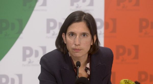 Dazi, Schlein “Problema non è parlare con Trump ma farlo a testa alta”