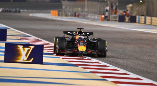 Verstappen in pole in Arabia Saudita, quarto tempo per Leclerc