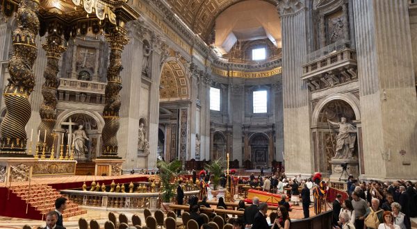 Papa, in 24 ore 50mila accessi alla basilica di San Pietro
