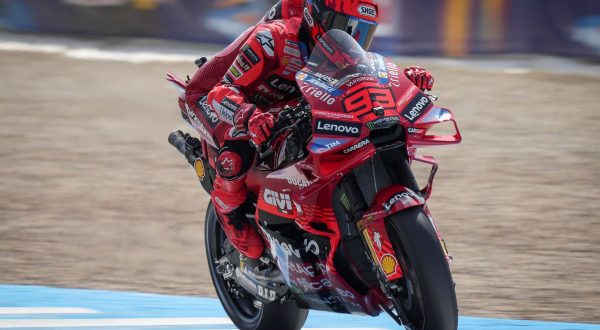 Marc Marquez vince la sprint anche a Jerez davanti ad Alex e Bagnaia