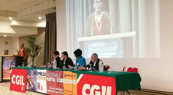 Assemblea Cgil contro mafia e corruzione, Grasso “Sembra quasi che non esistano più”