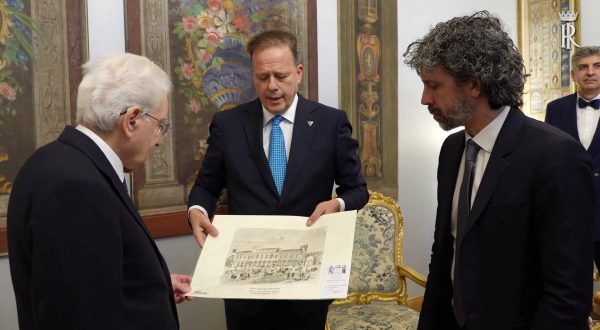 Quirinale, Veronafiere presenta a Mattarella Vinitaly 2025