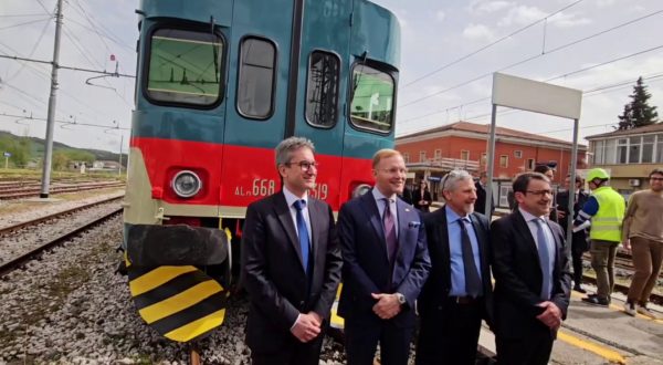 Treni, nelle Marche viaggi green con automotrici storiche rigenerate