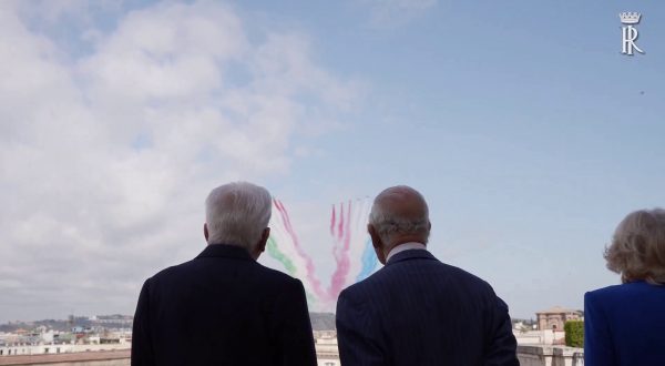 Le Frecce Tricolori e Red Arrows sorvolano il Quirinale
