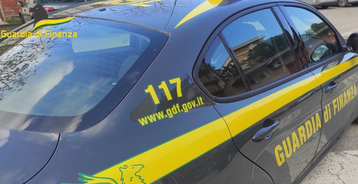 ‘Ndrangheta, detenuti comunicavano con telefonino. 10 arresti in Calabria