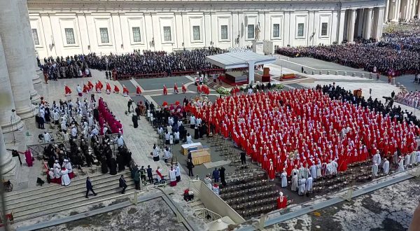 I funerali di Papa Francesco, uno dei momenti più toccanti