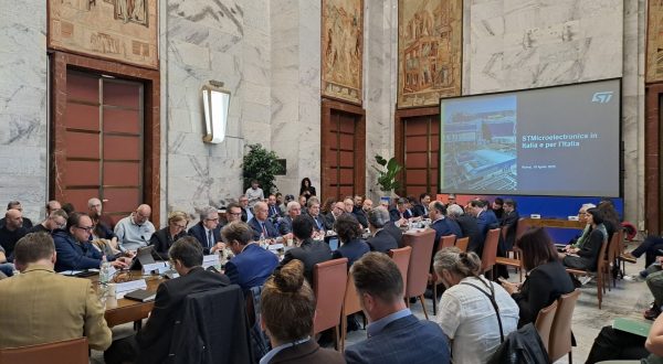 Stm presenta piano industriale, Urso “Ora i tavoli tecnici”