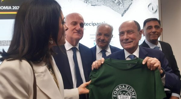 Vinitaly, Schifani inaugura il nuovo padiglione della Regione Siciliana